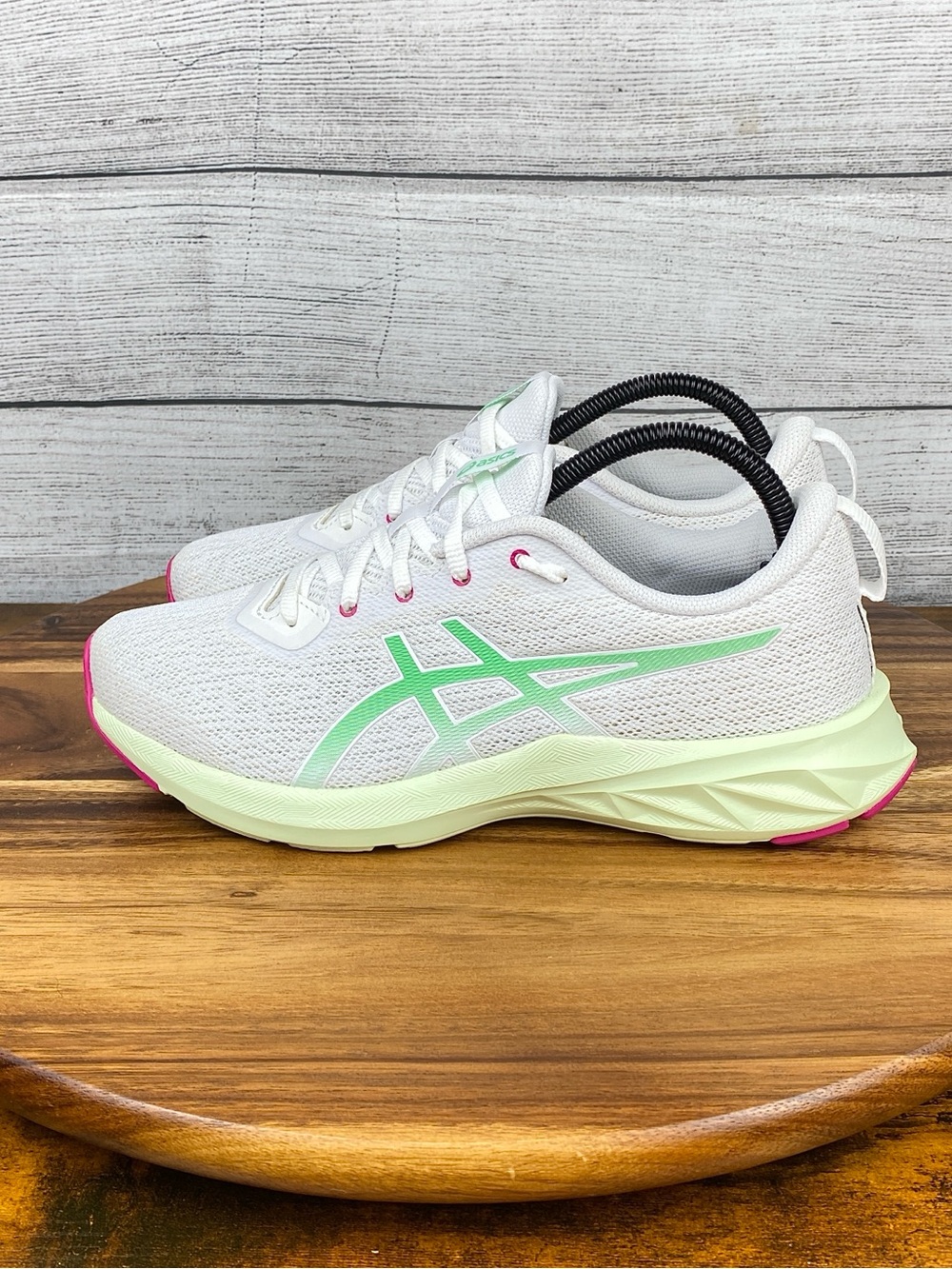 NEW Asics VersaBlast 2 White Tourmaline Running Shoe 1012B179 Women’s Size 8.5